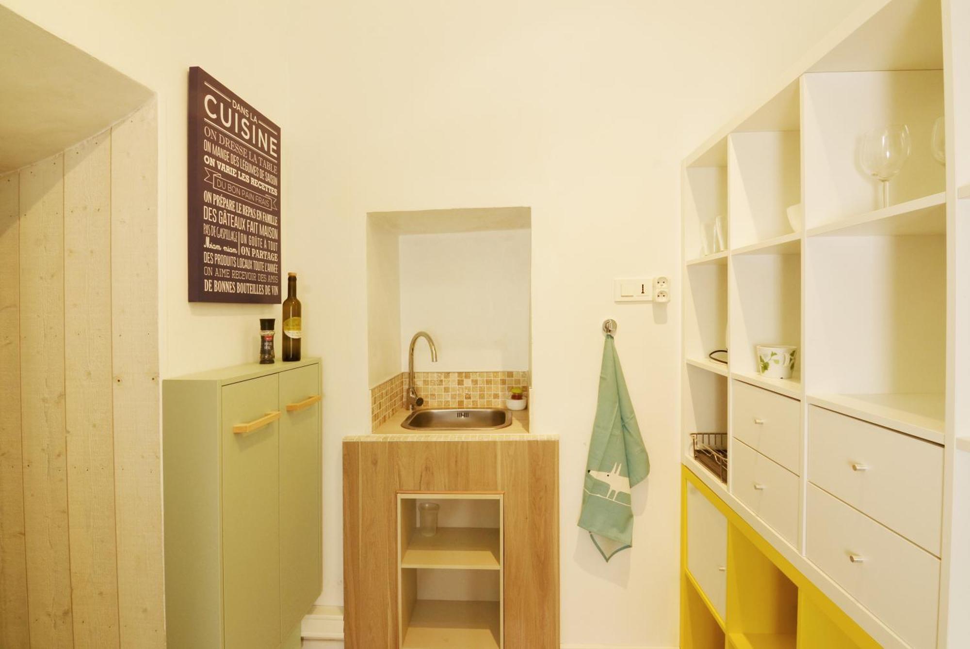 Clementine - Joli Studio Prive Avec Clim Calme A 70 M Du Centre Village De Lauris Exterior foto
